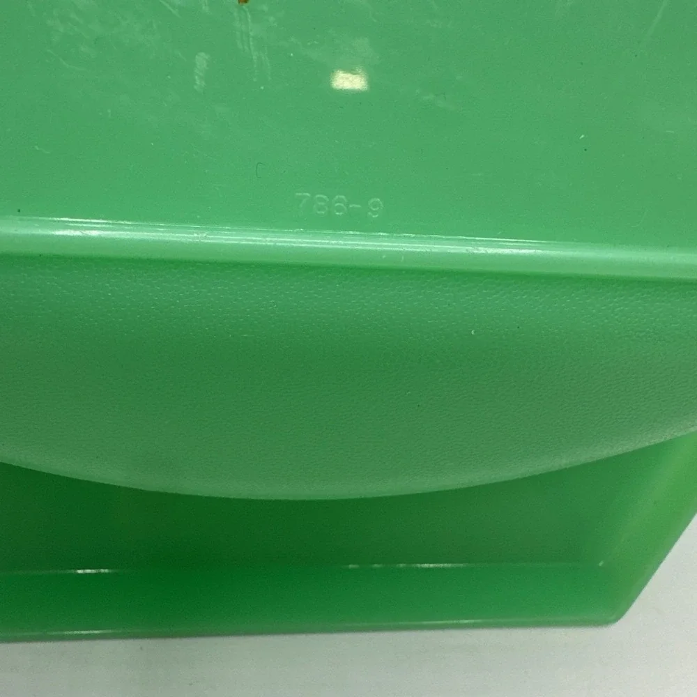 Tupperware 786-9 Green Double Handle Bowl Made USA Vintage